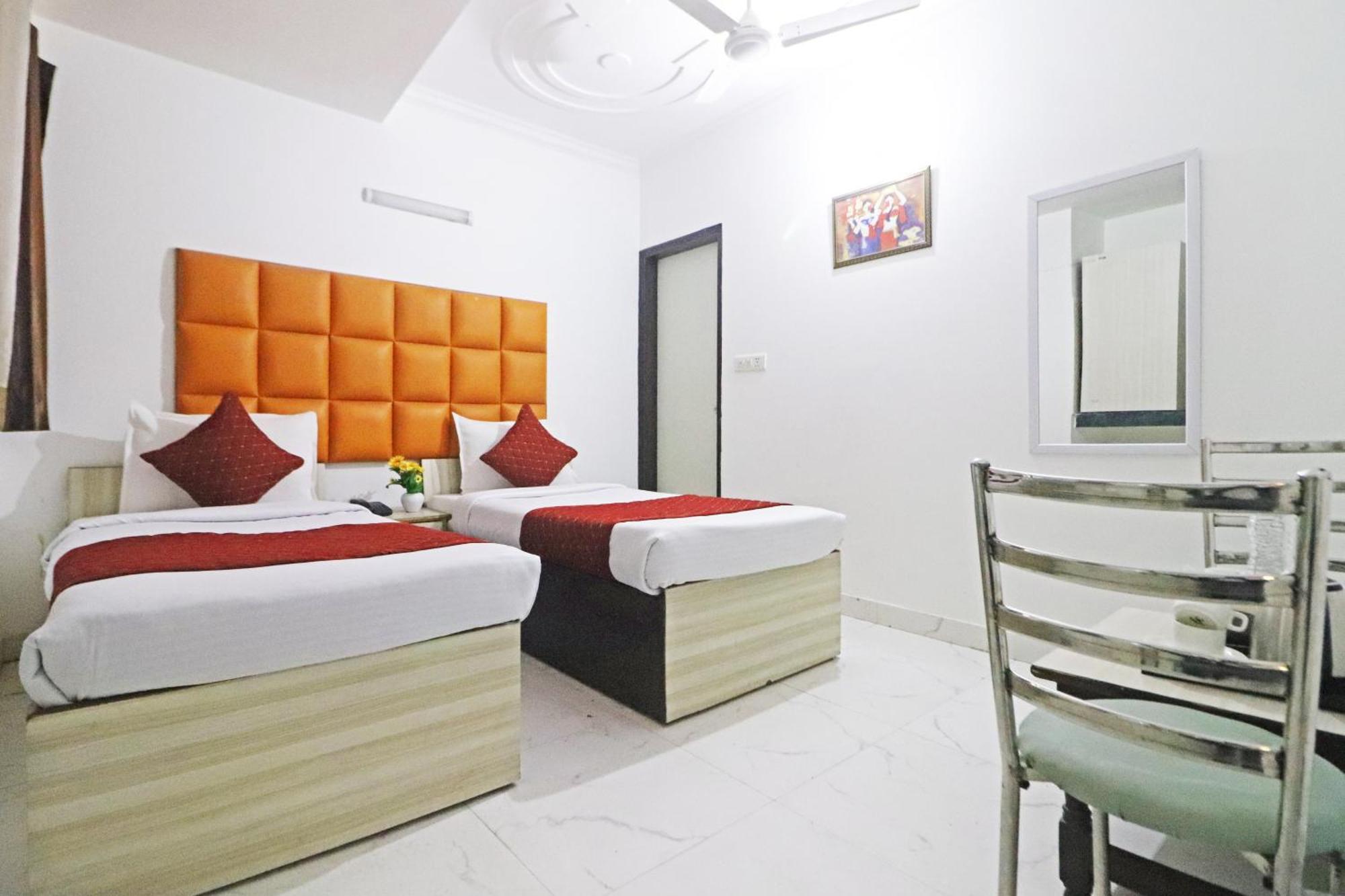 Hotel Clink New Delhi Airport Exterior foto